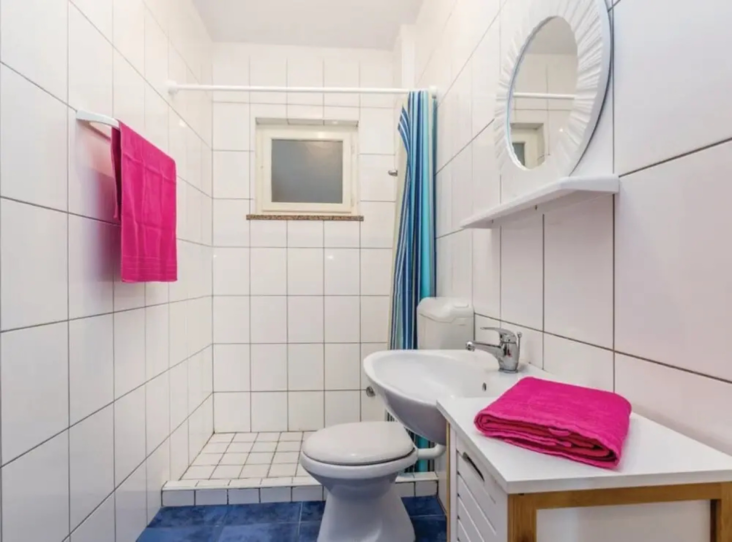 Sunny Beachfront Jablanac Apartments