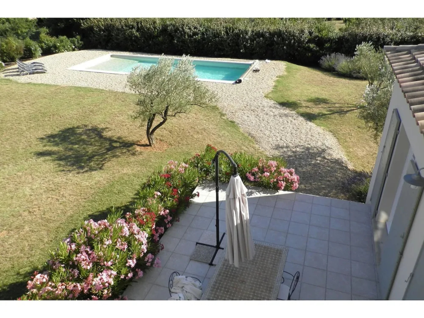 A beautiful new luxury villa close to Uzès.