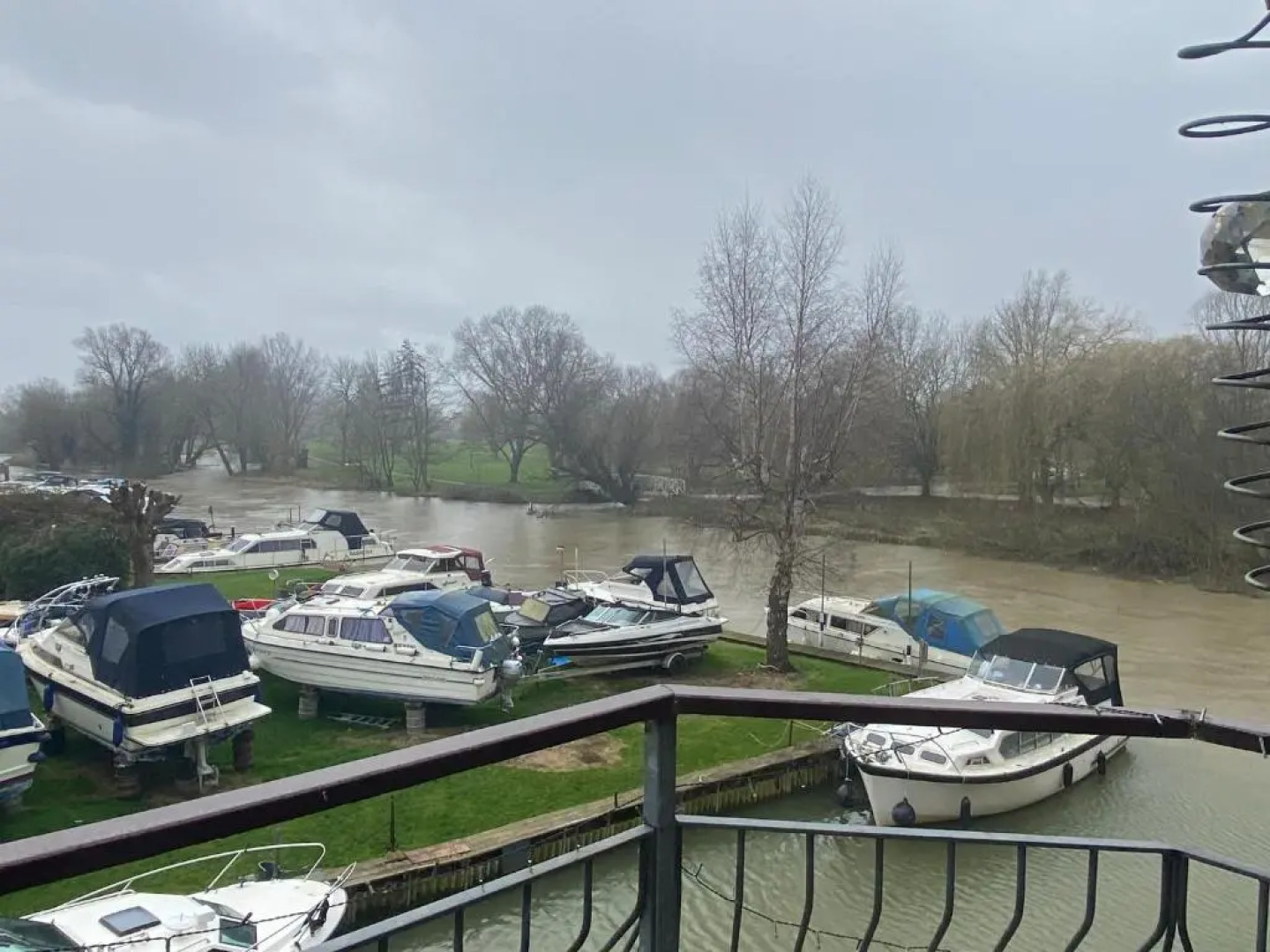 Waterfront House In The Heart Of St Neots