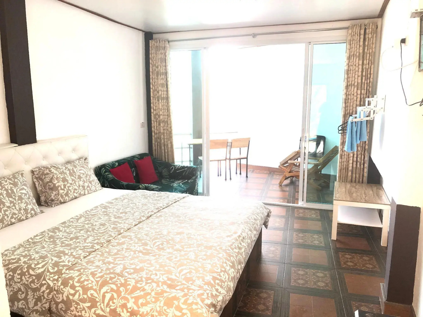 Yellow House Koh Sichang