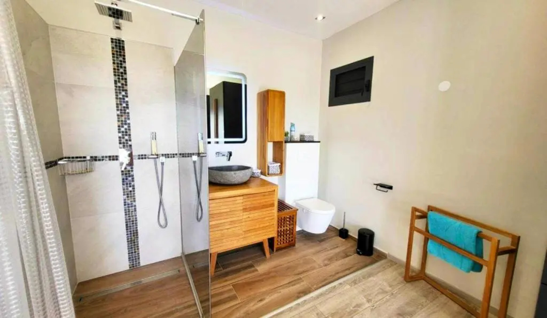 Villa de 3 chambres avec vue sur la mer piscine privee et jardin clos a Goyave a 2 km de la plage