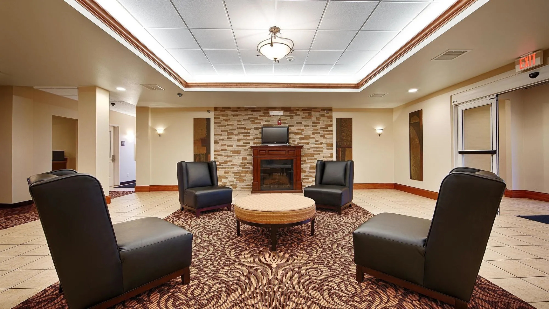 Best Western Plus MidAmerica Hotel