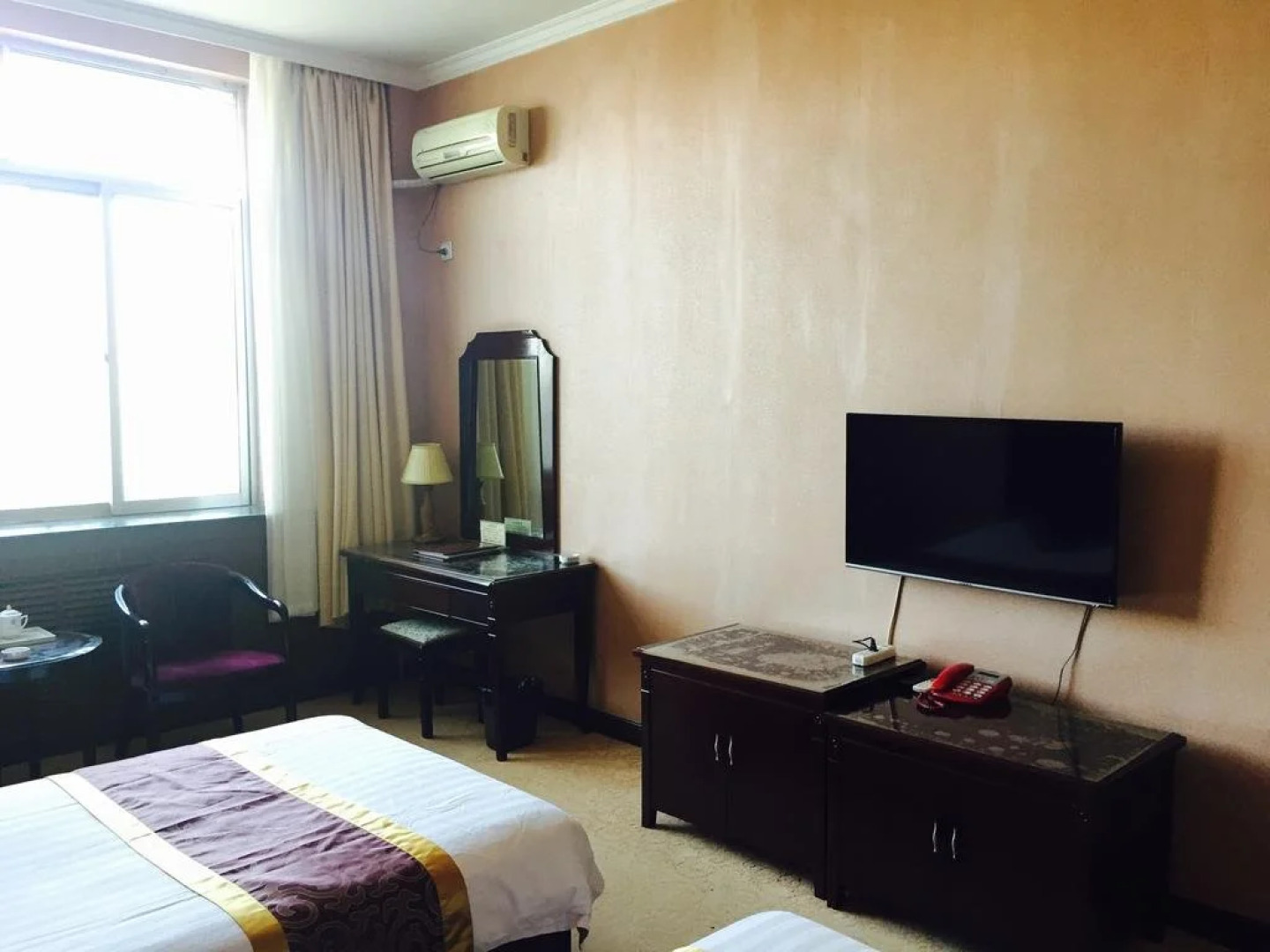 Jiayuguan Huatian Hotel