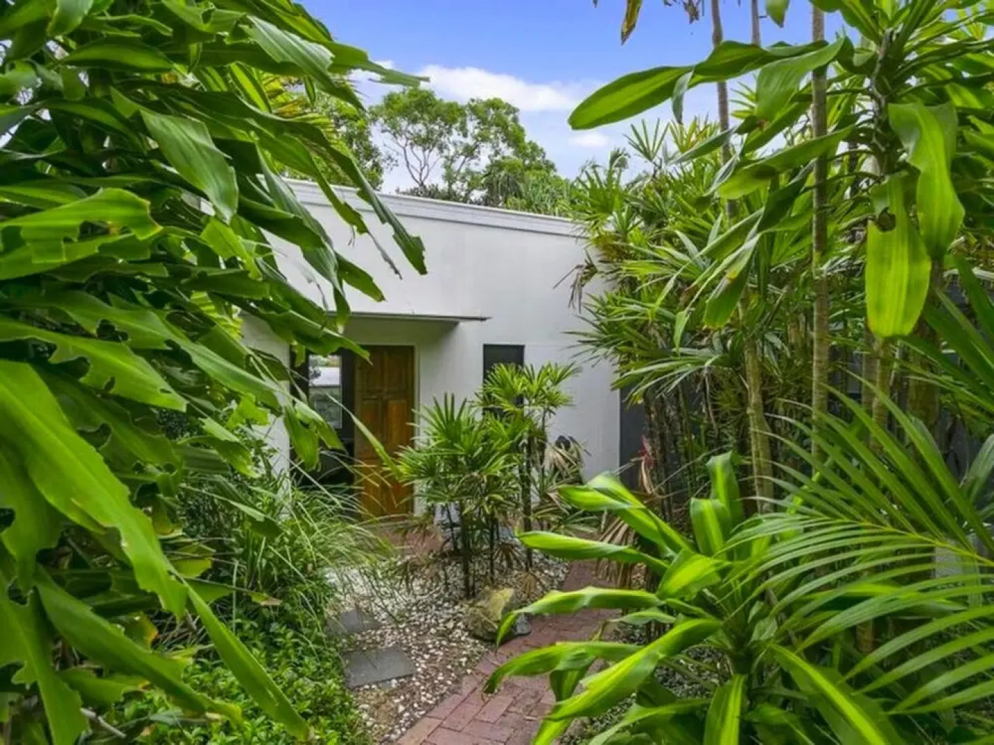 Sunshine Beach Hideaway