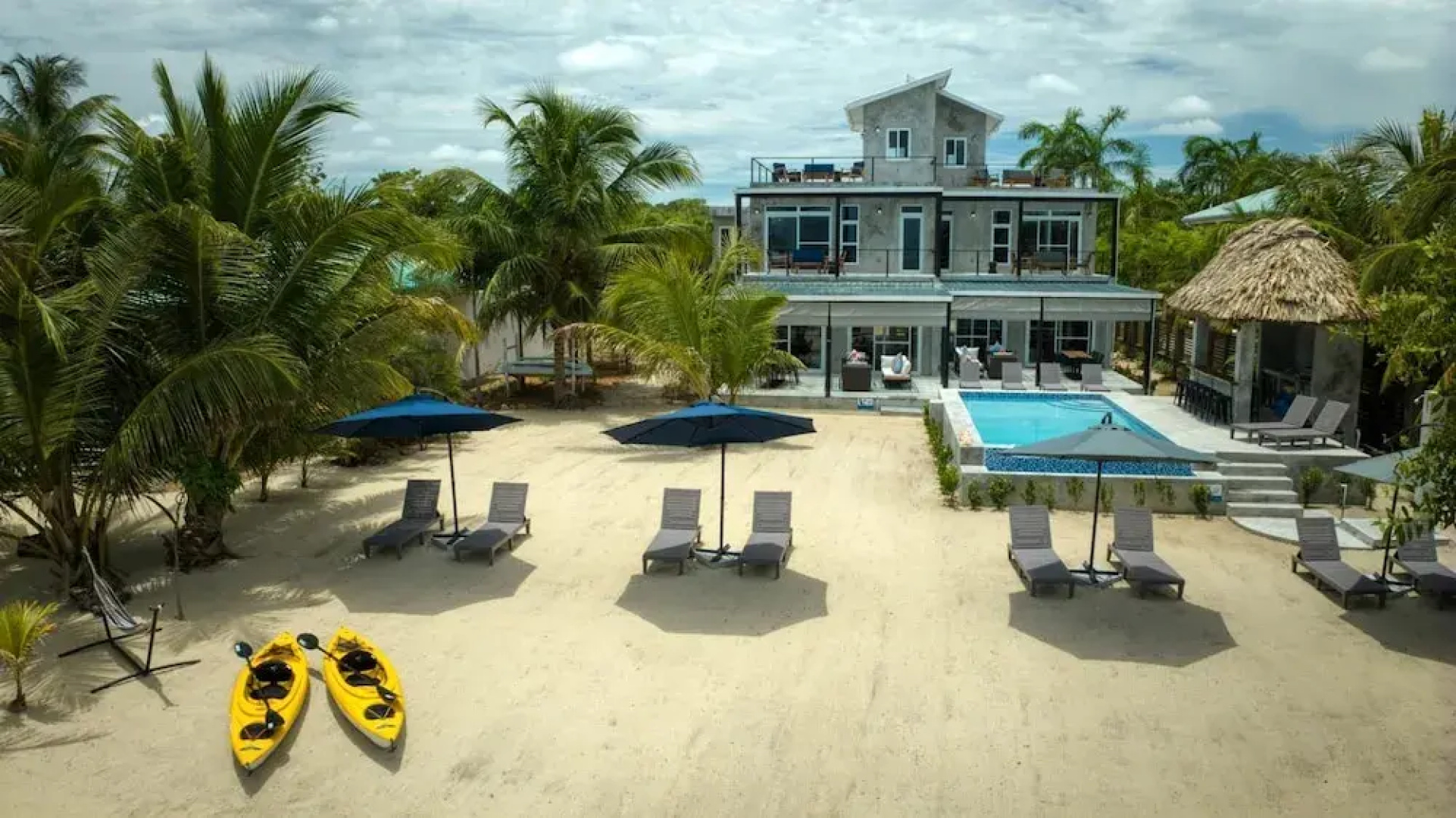 Conmigos 6 Bedroom Beachfront Villa