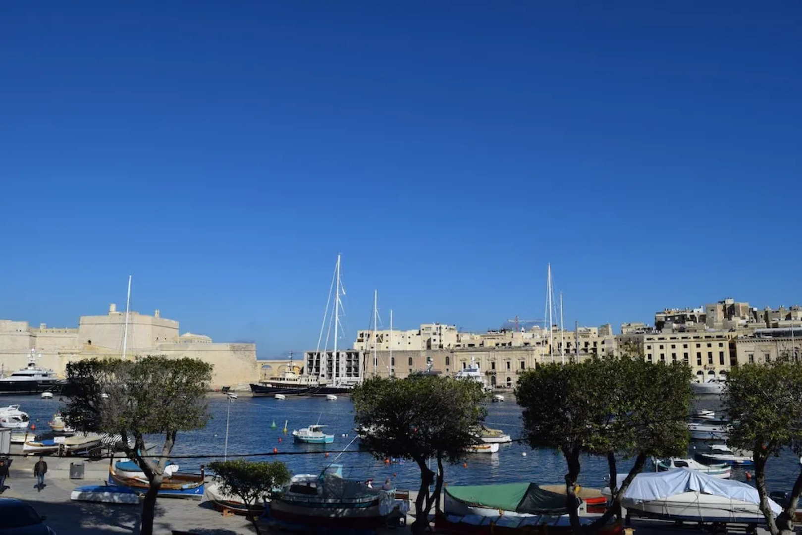 Senglea Seafront Apartment