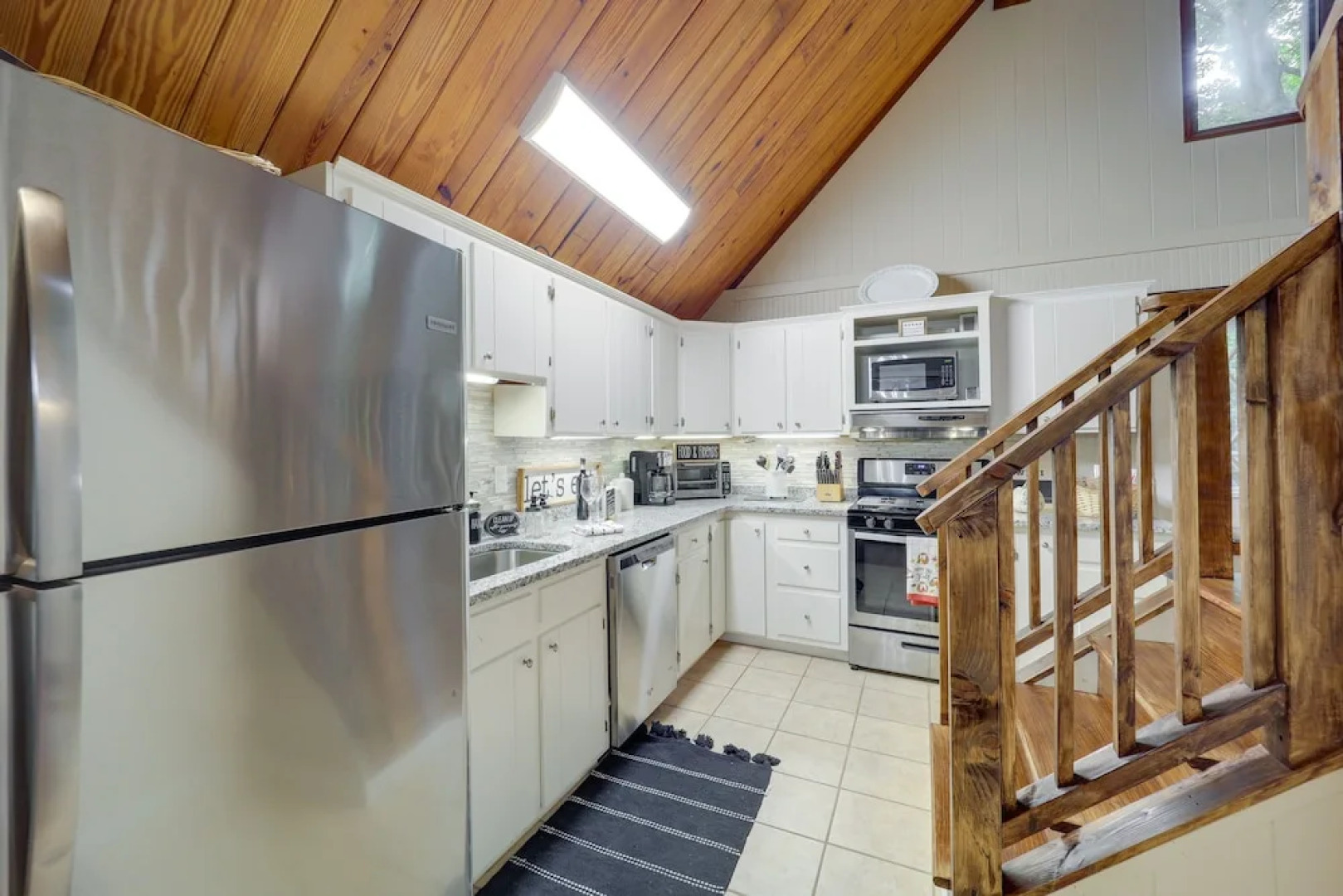 Deck, Fire Pit, & Grill: Beech Mountain Chalet