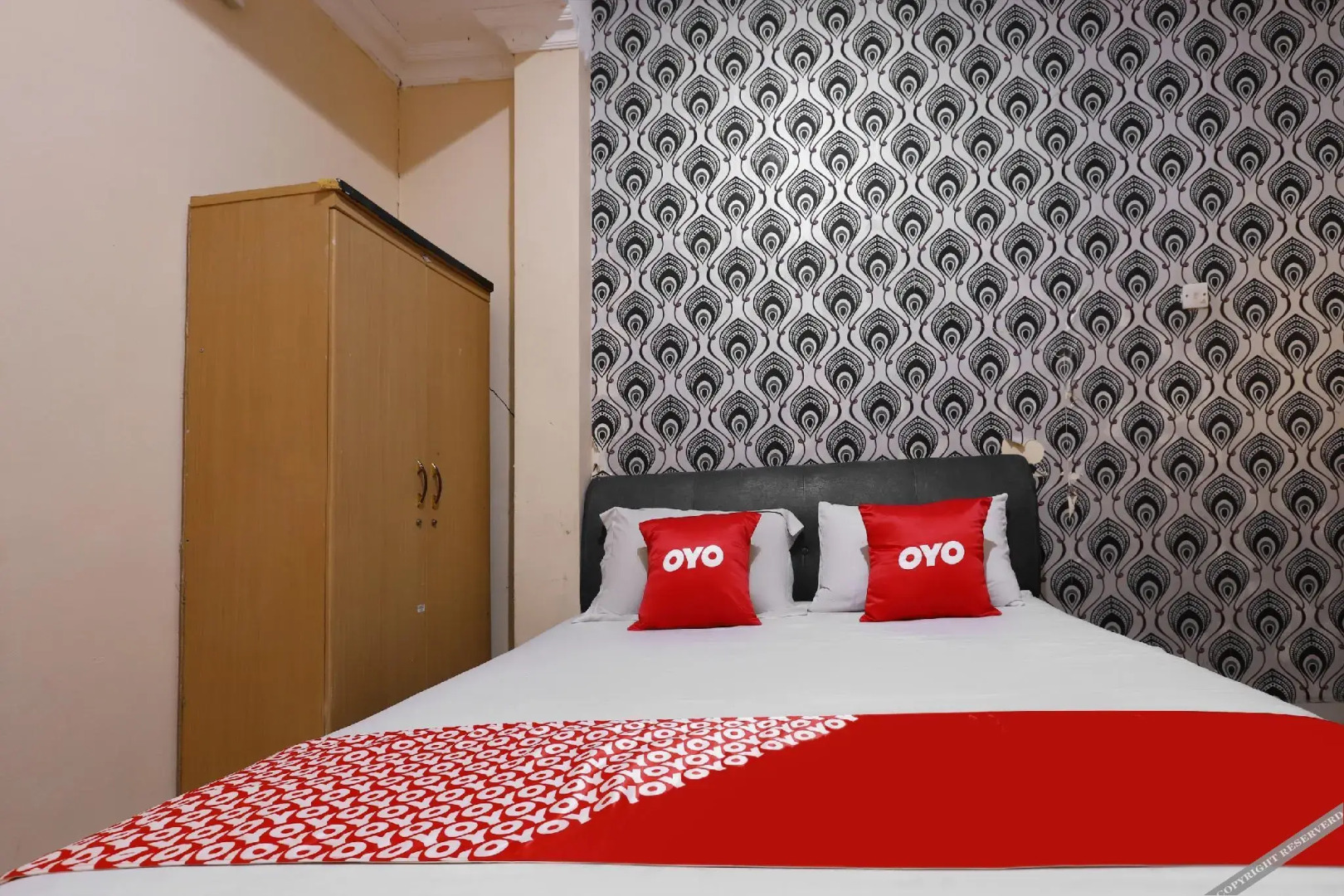 Guest House 268 by OYO Rooms
