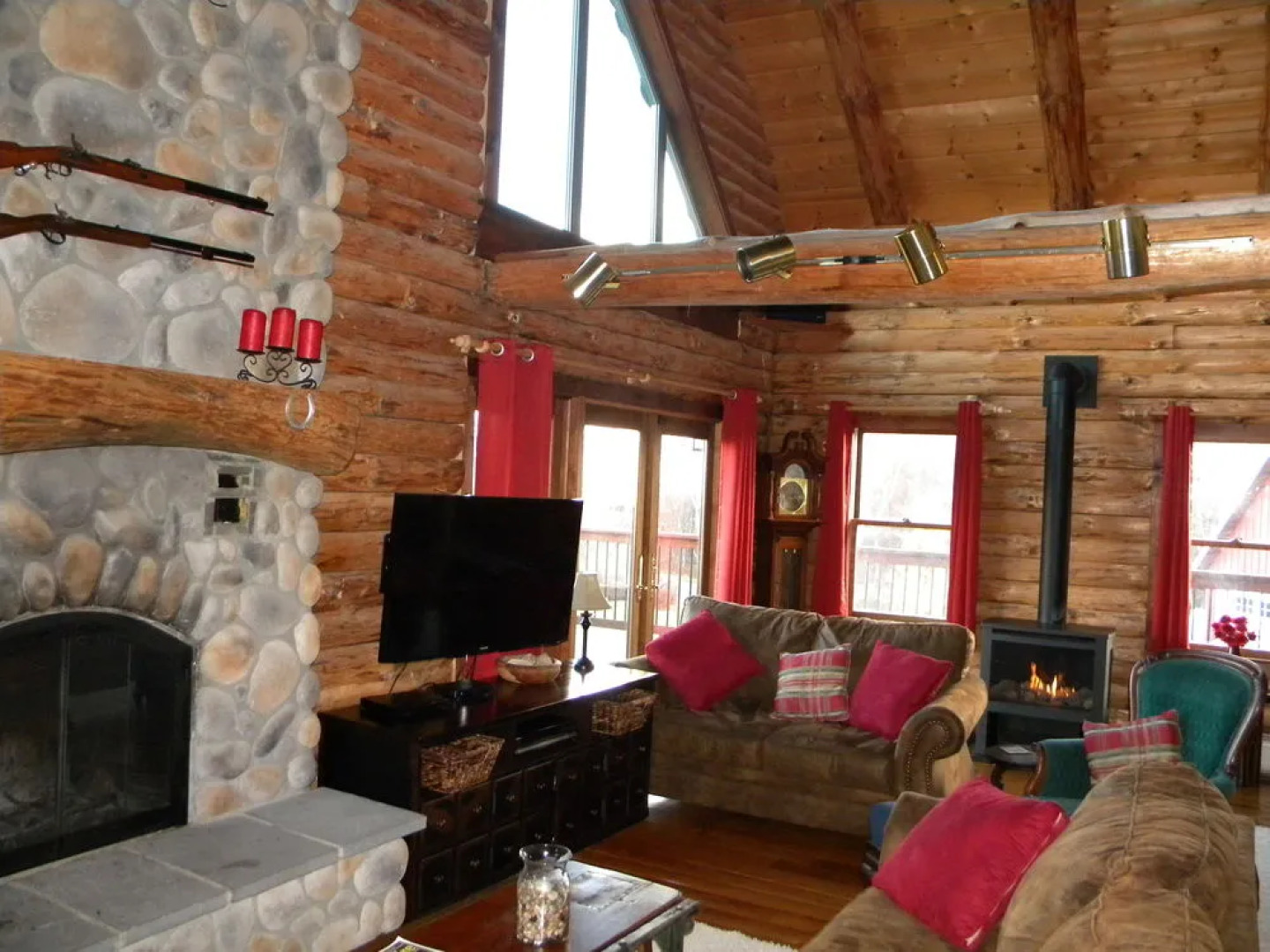 Rose And Goat Retreat - Mountain View Apartment