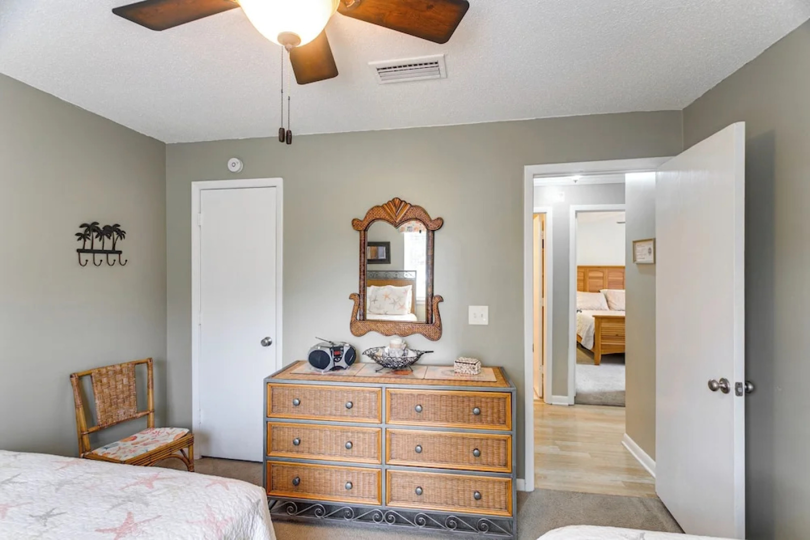 Resort-style Condo in St Simons ~ 1 Mi to Pier!