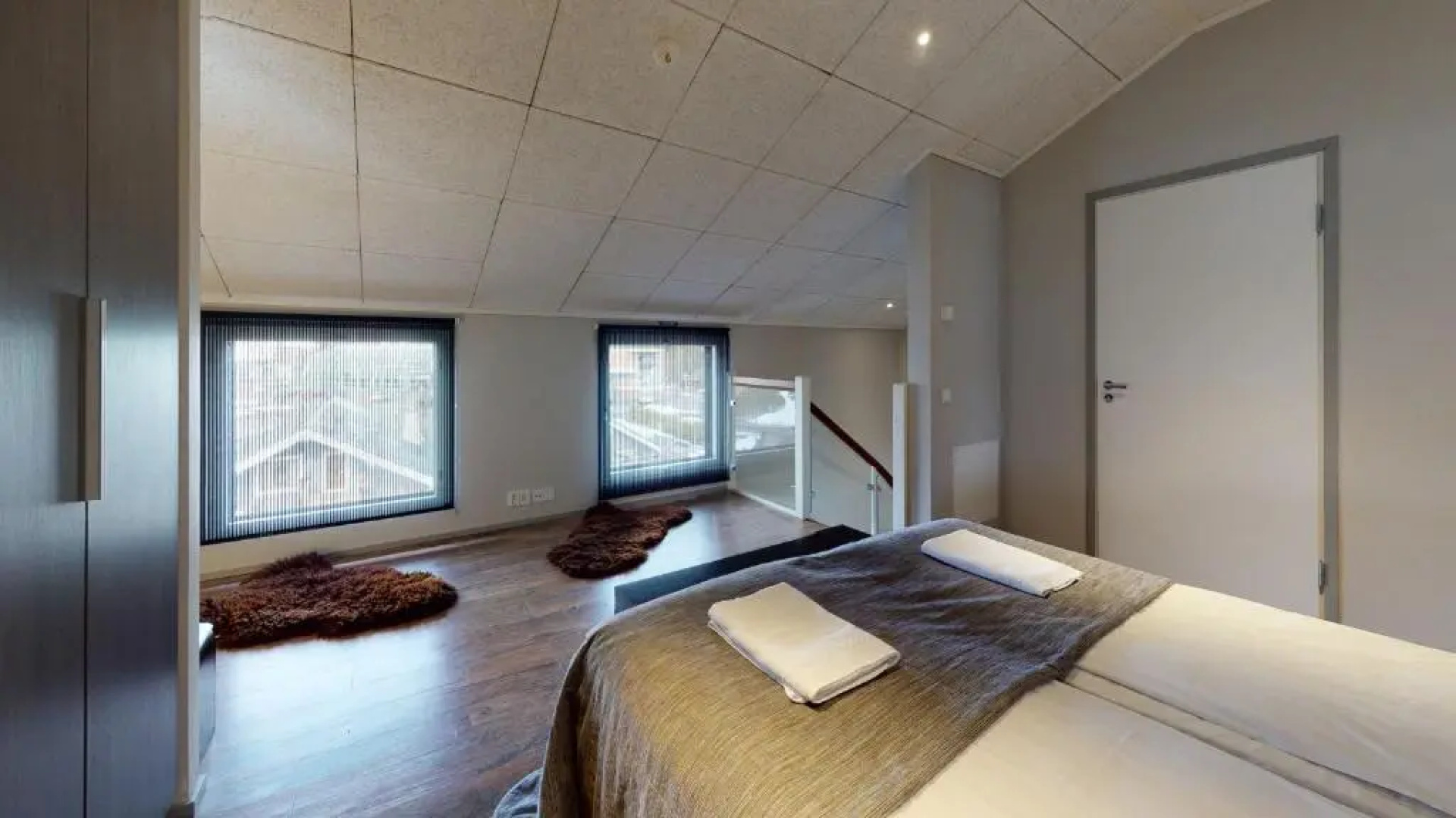 Sandy Kelt, Irish House Apartments