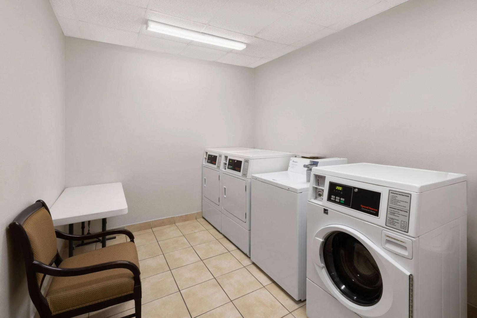 La Quinta Inn & Suites by Wyndham Deer Park