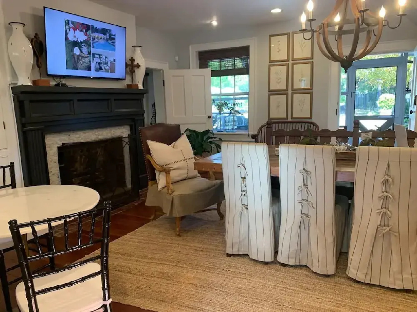 Historic Boyd Harvey House and Grounds 2 Bedroom Home by RedAwning