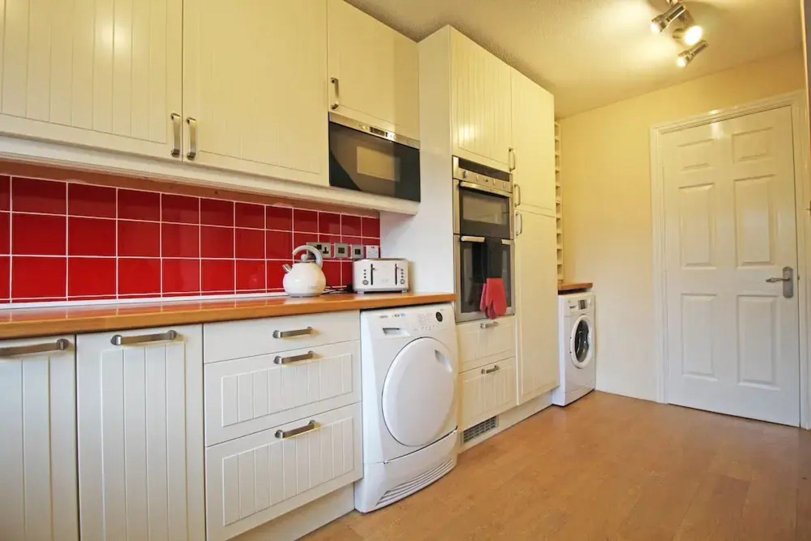 3 Bedroom Holiday Home With River Views