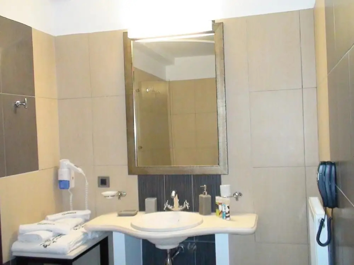 Vathyskia Guesthouse