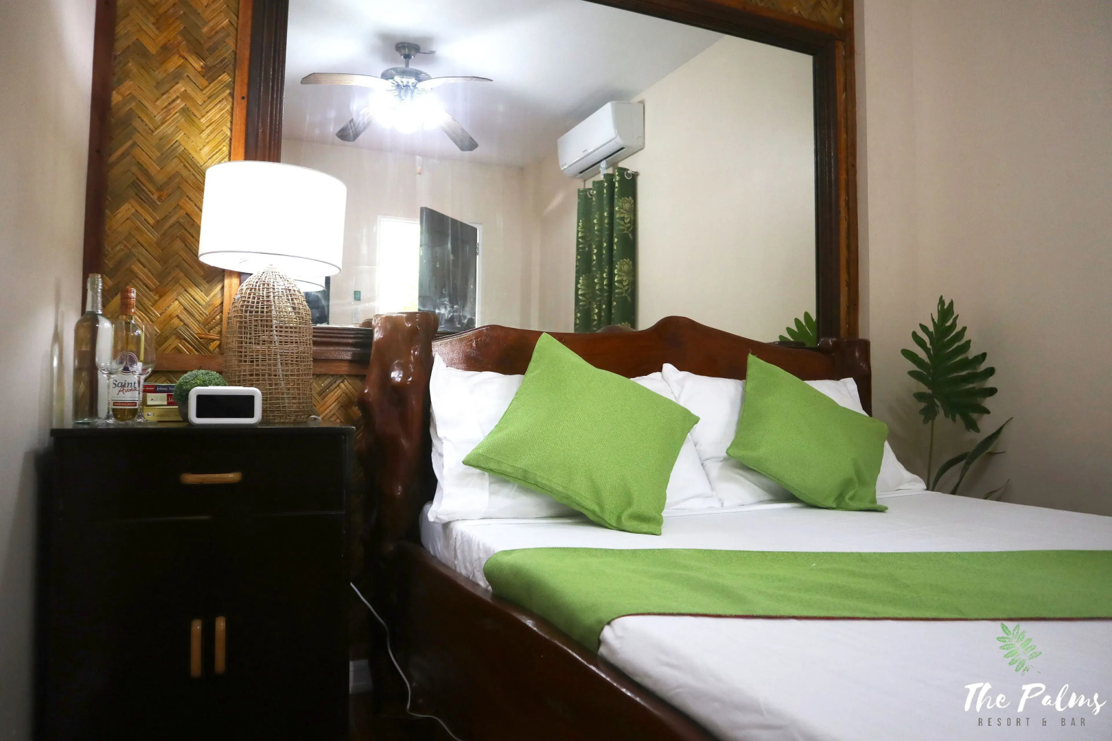 The Palms Resort & Bar