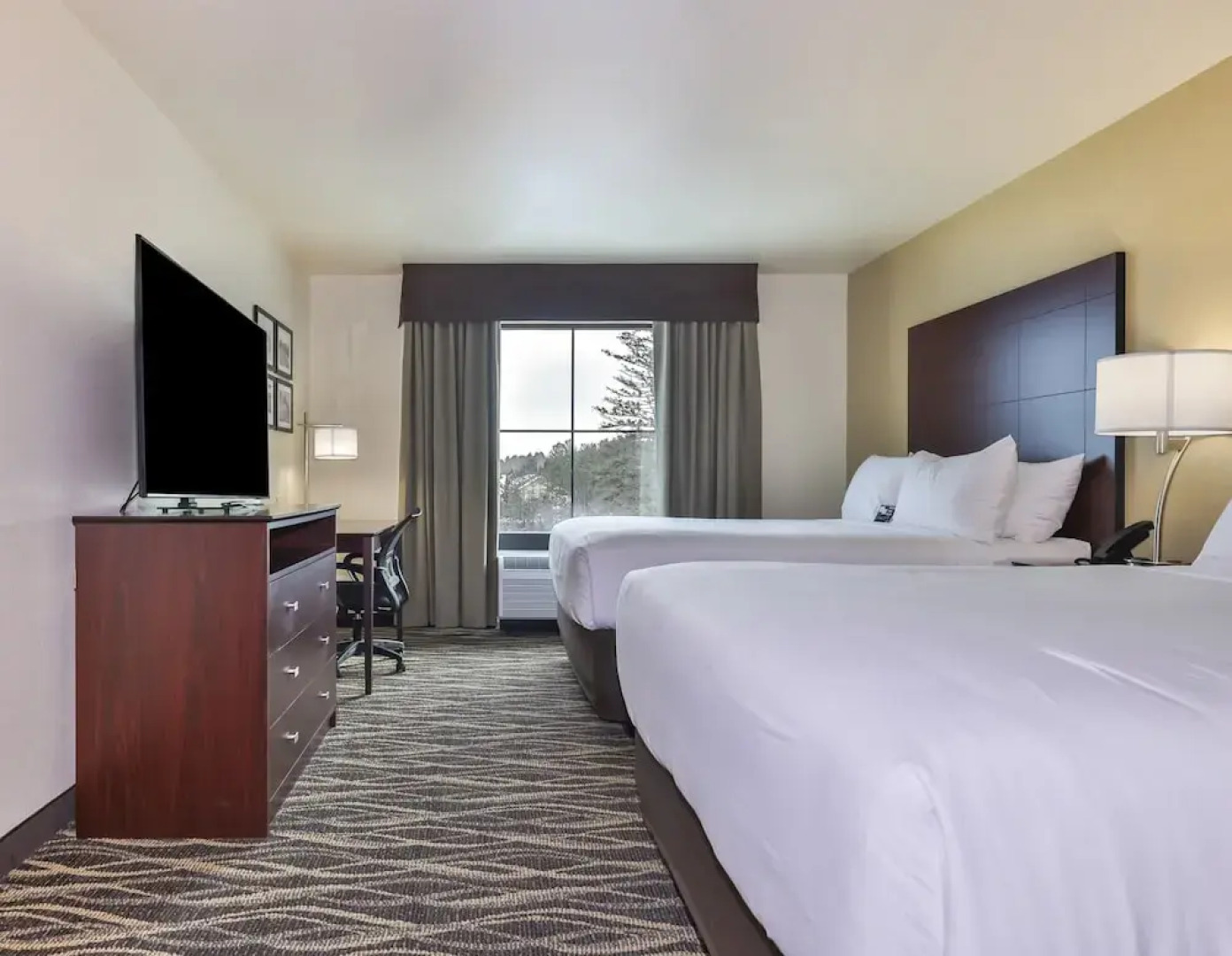 Cobblestone Hotel & Suites - Rhinelander