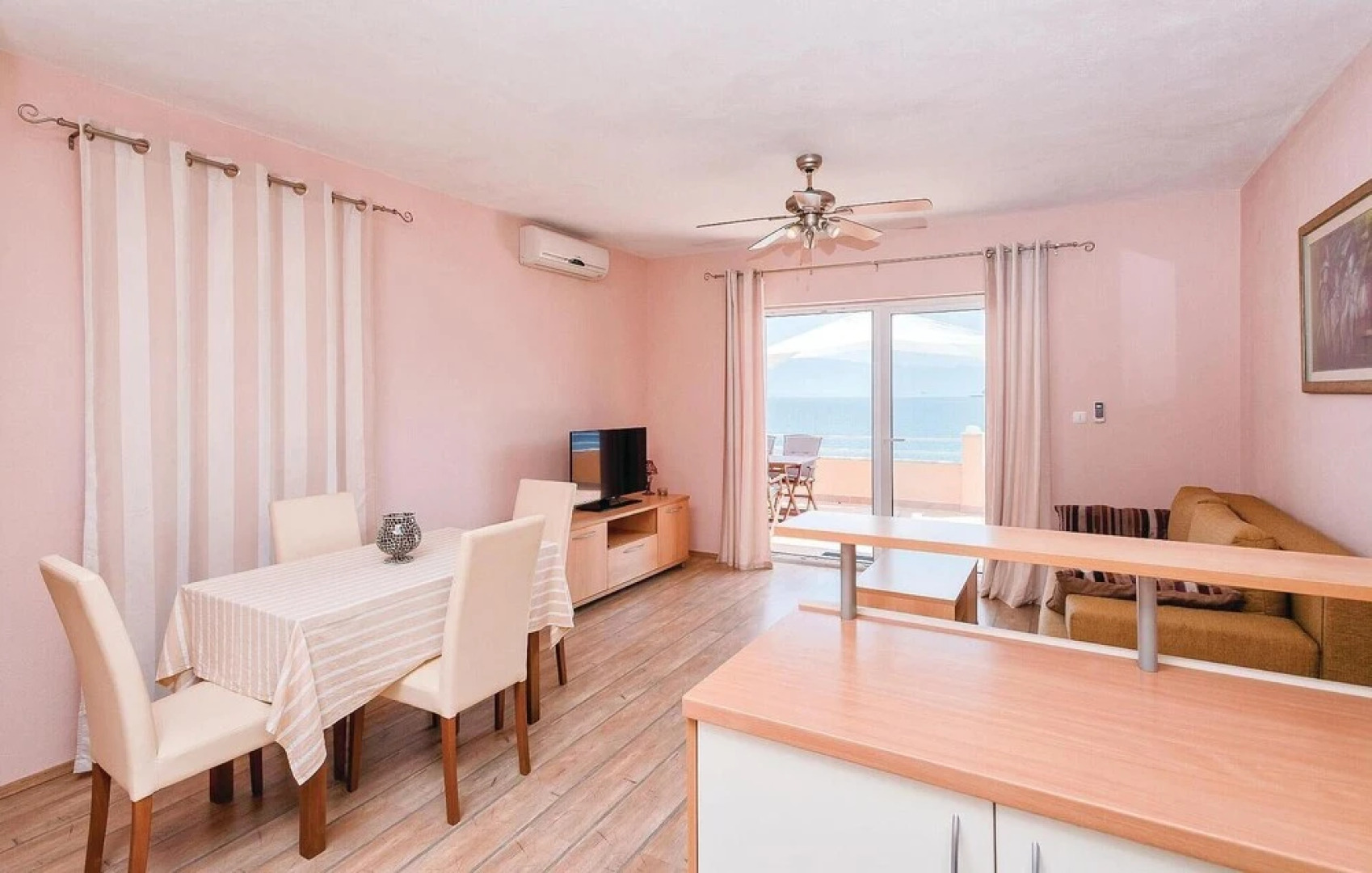 Awesome Home in Zastrazisce With Wifi and 2 Bedrooms