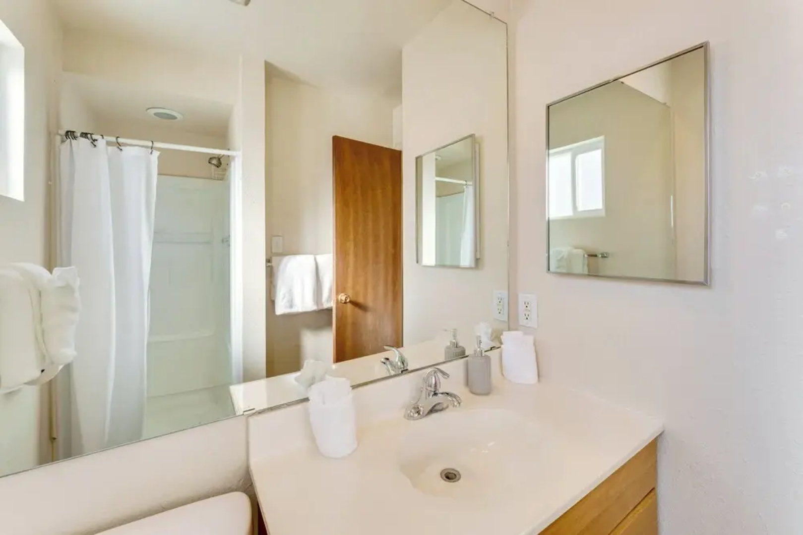 1/2 Mi to Skiing: Red River Condo w/ Free Shuttle!