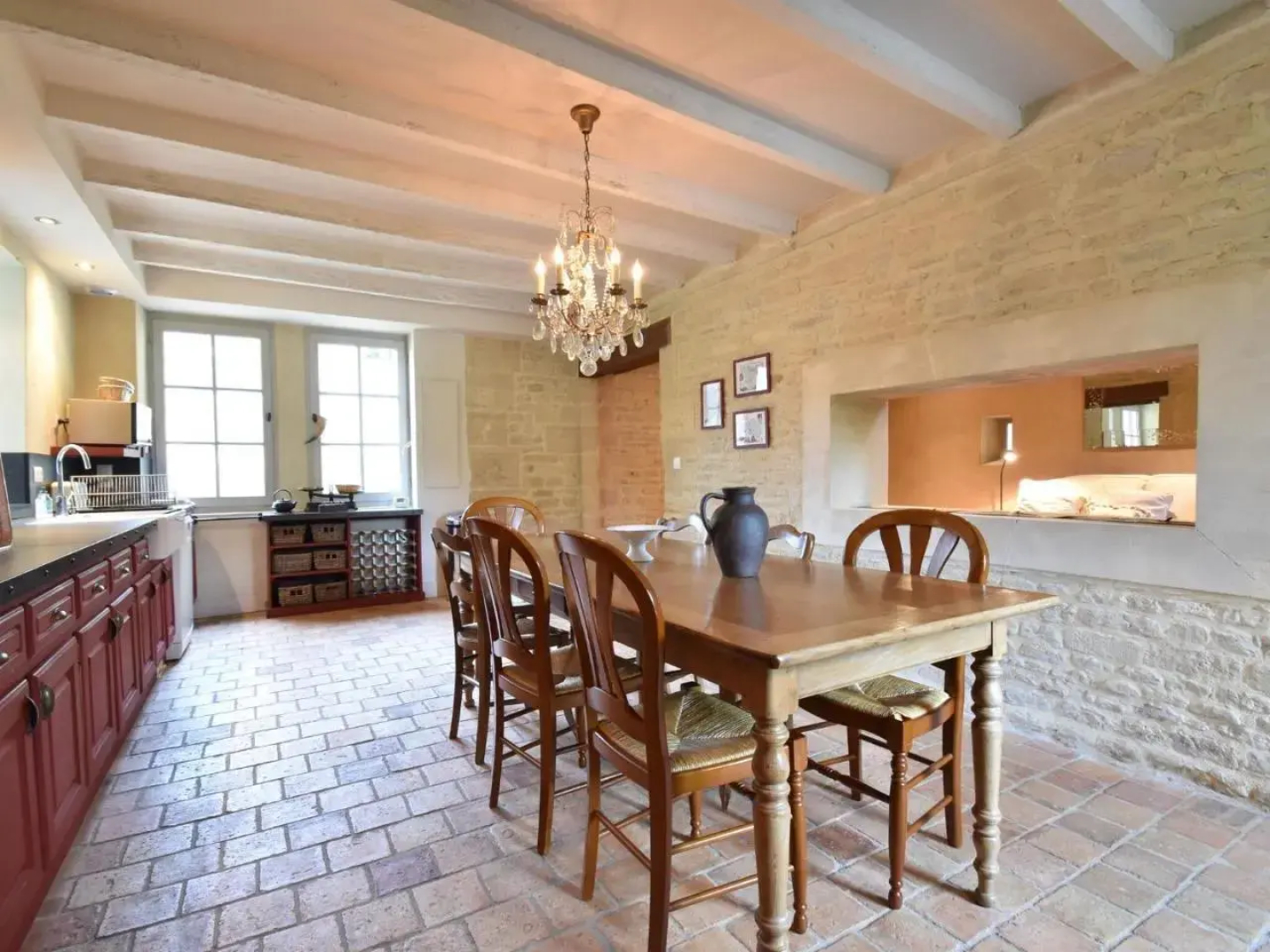 Luxurious mansion in Lantheuil with garden