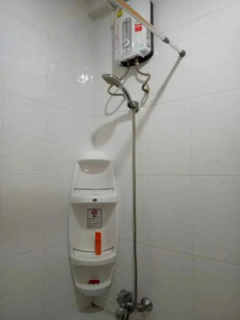 Choke-Set-Thee House