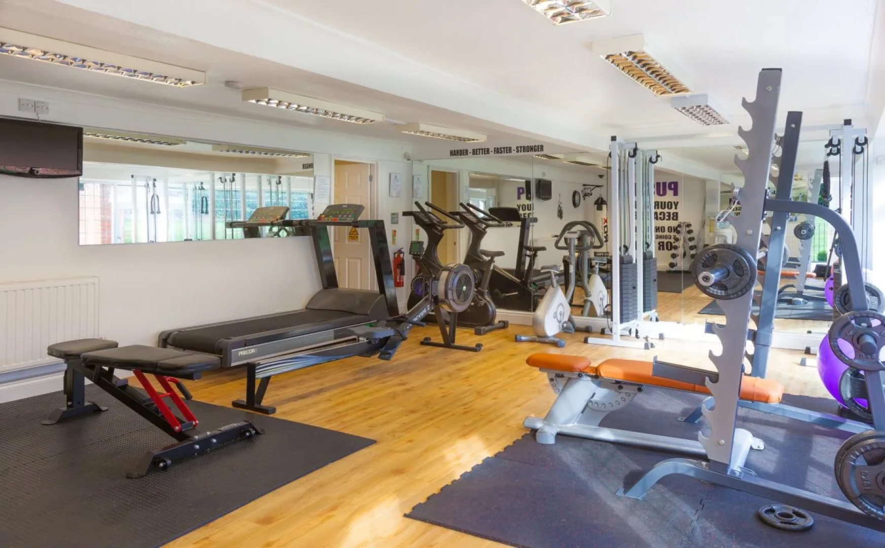 De Rougemont Manor Hotel & Suites