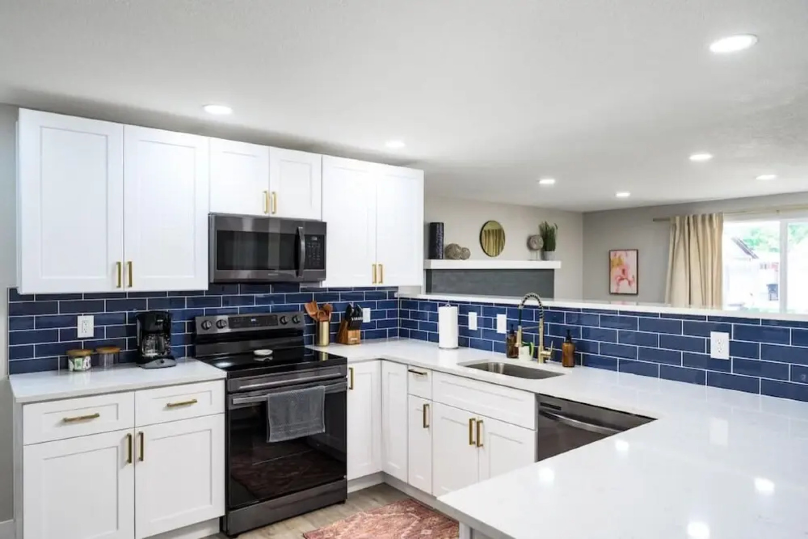 Gorgeous- 4 King Beds Near Den w Large Game Room