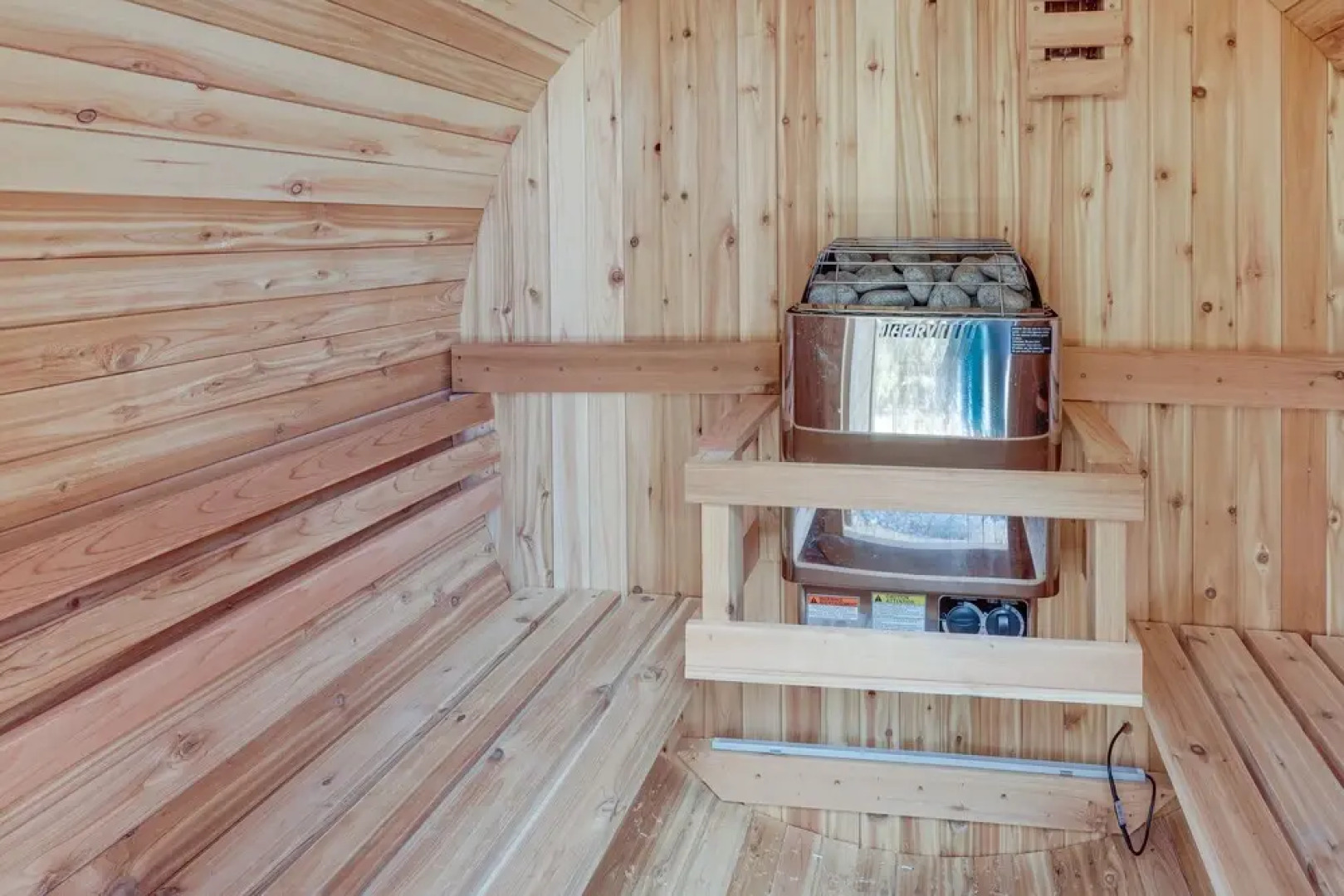 Taos Home w/ Private Hot Tub, Sauna & Gas Grill!