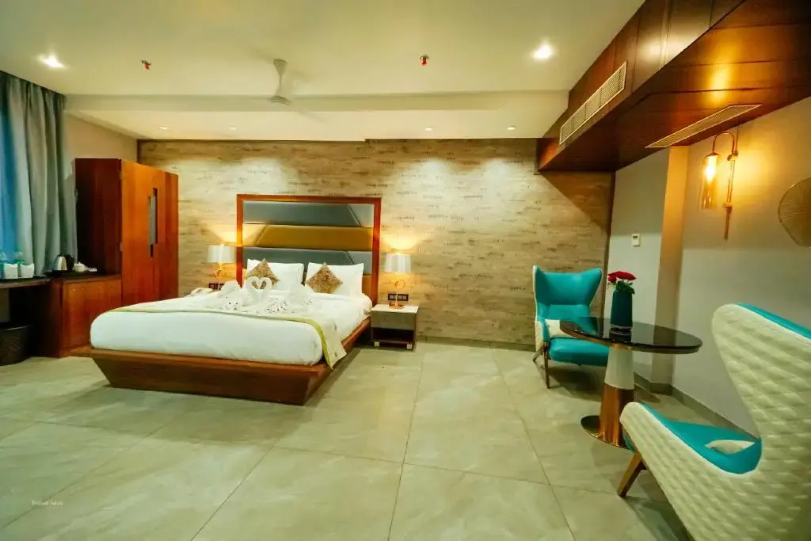 RG Exclusive Hotel-Akola