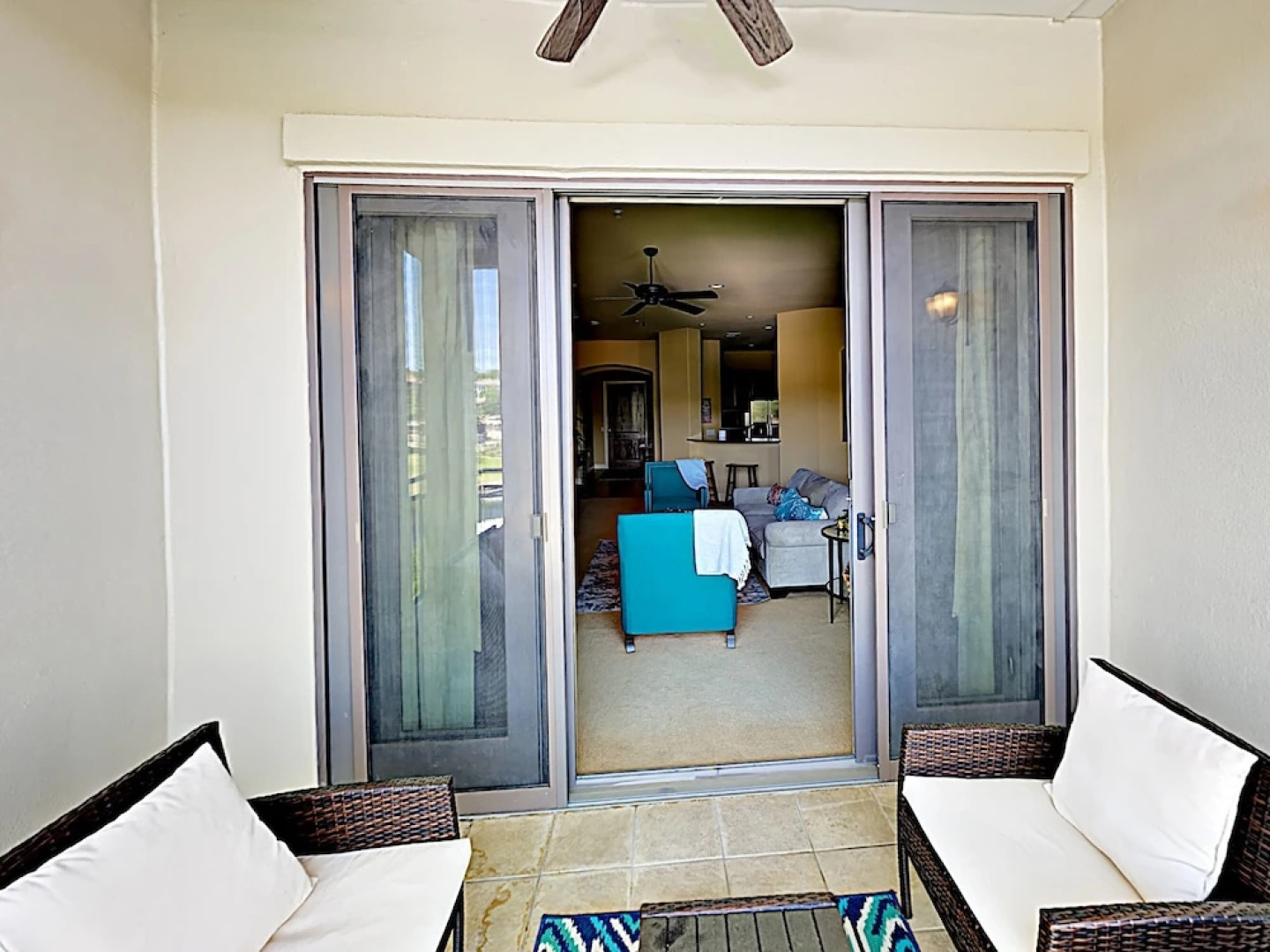 416 Lakeway - 3 Bedroom Condo