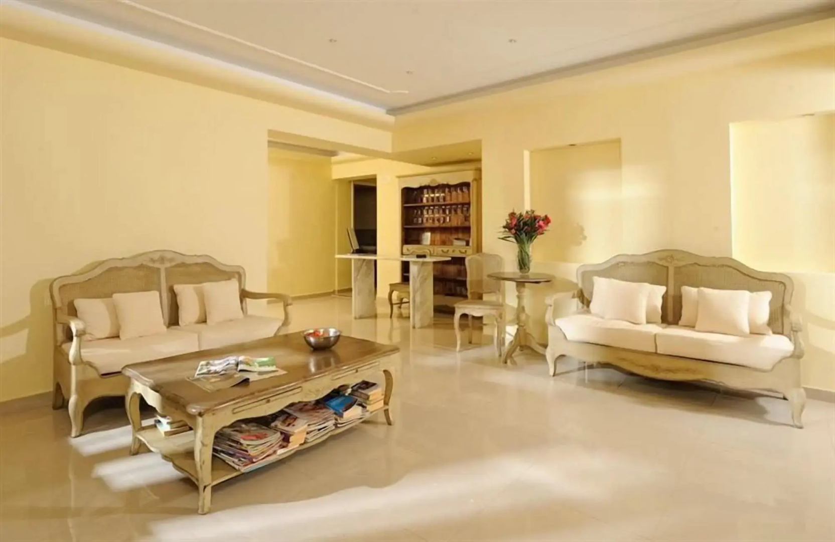 Parthenis Hotel & Suites