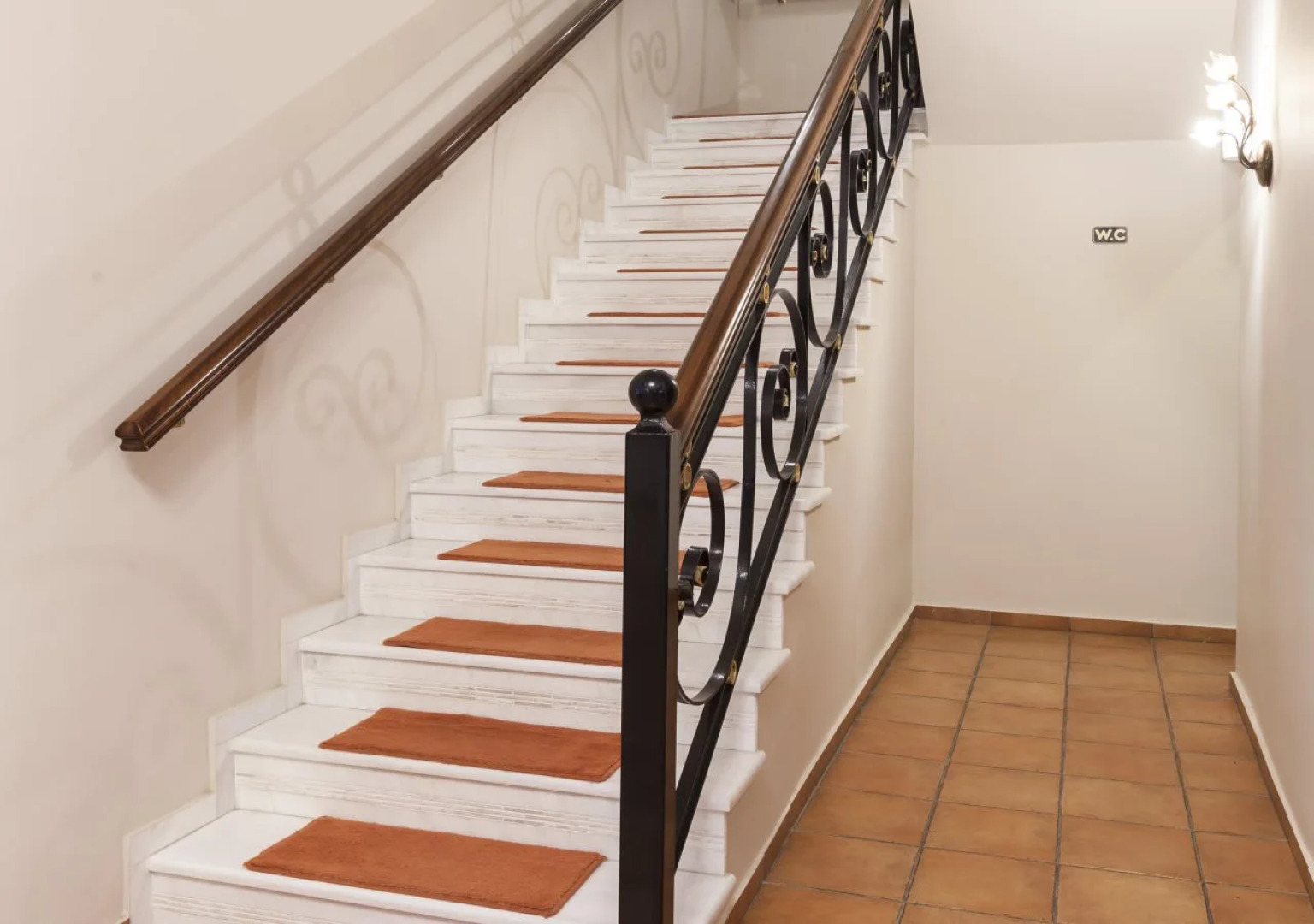 Dellas Boutique Hotel