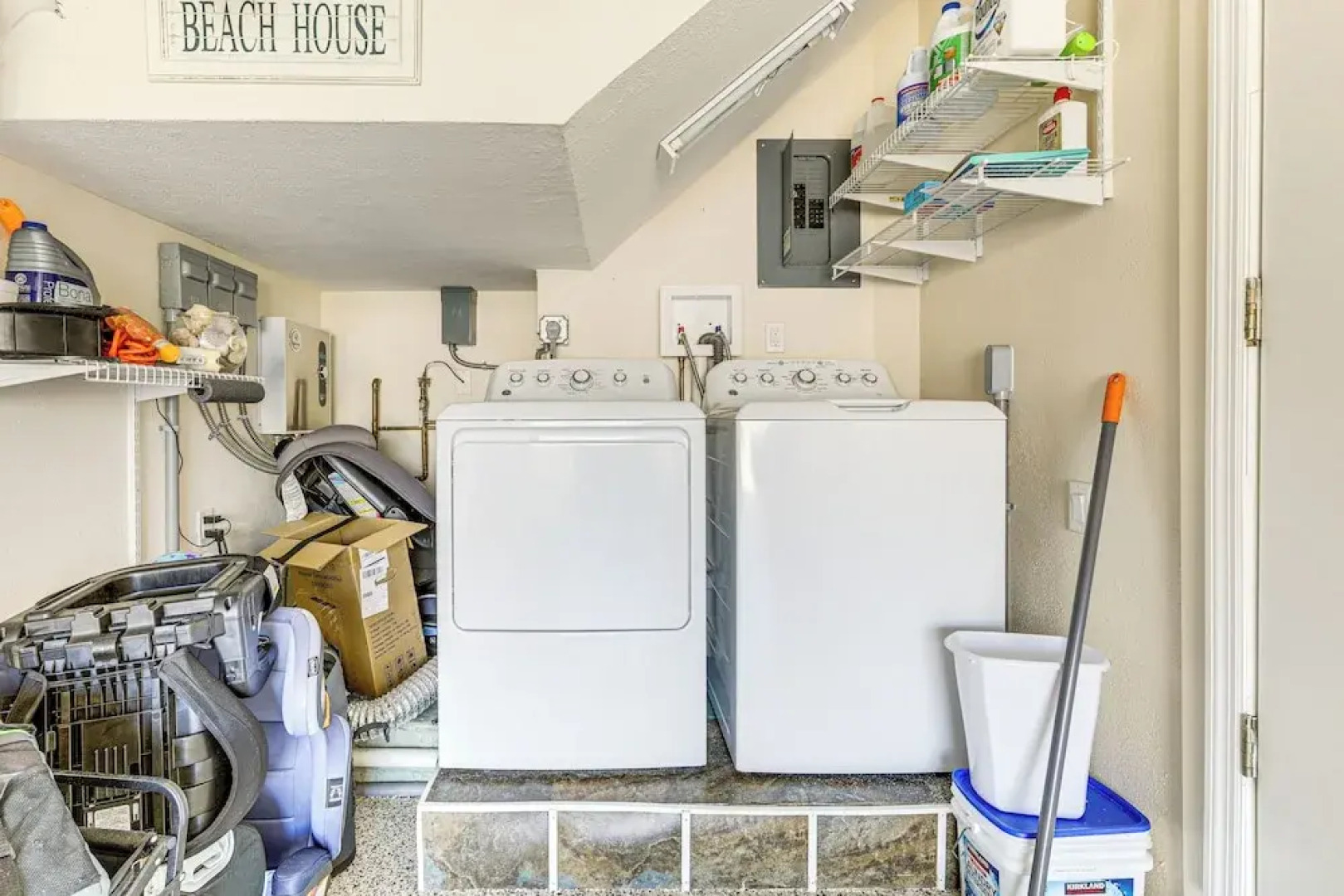 Ocean Access, Mini Golf & Pools: Jensen Beach Gem