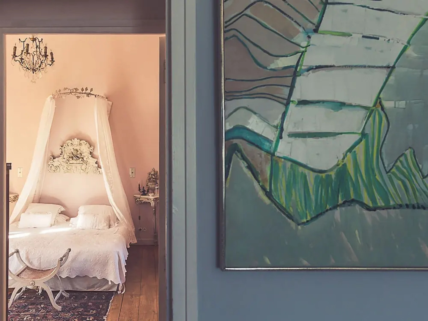 Gorgeous Manor With Private Heated Swimming Pool, in the Heart of an oak Forest