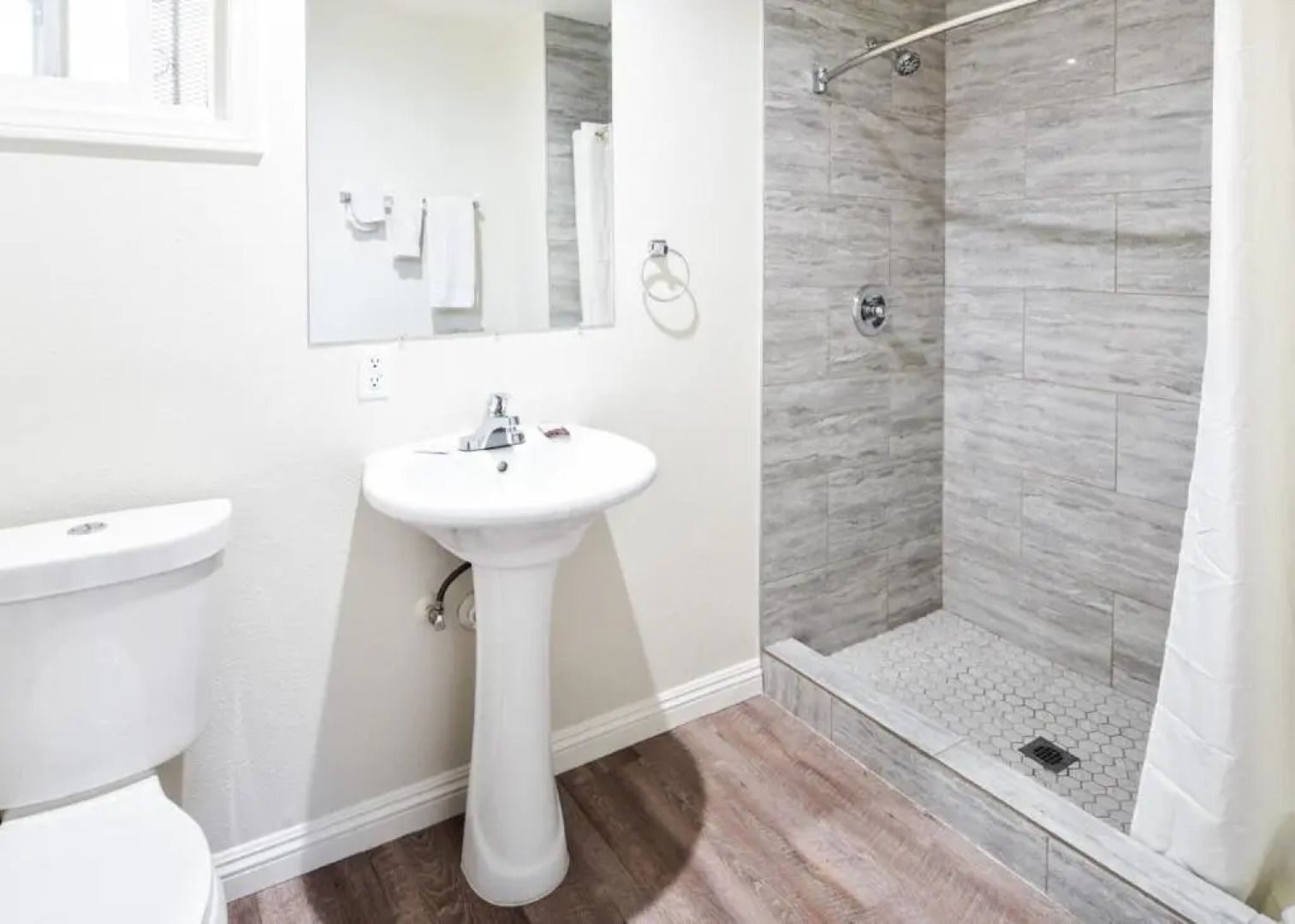 Holly Park Motel near LAX