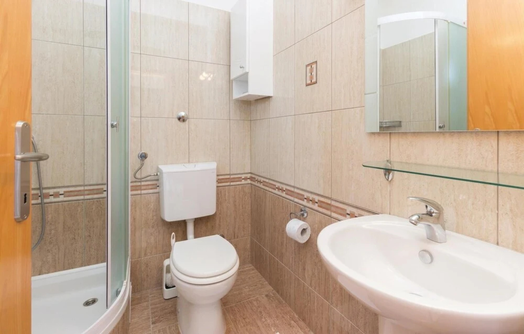 Amazing Home in Pasman With Wifi and 8 Bedrooms