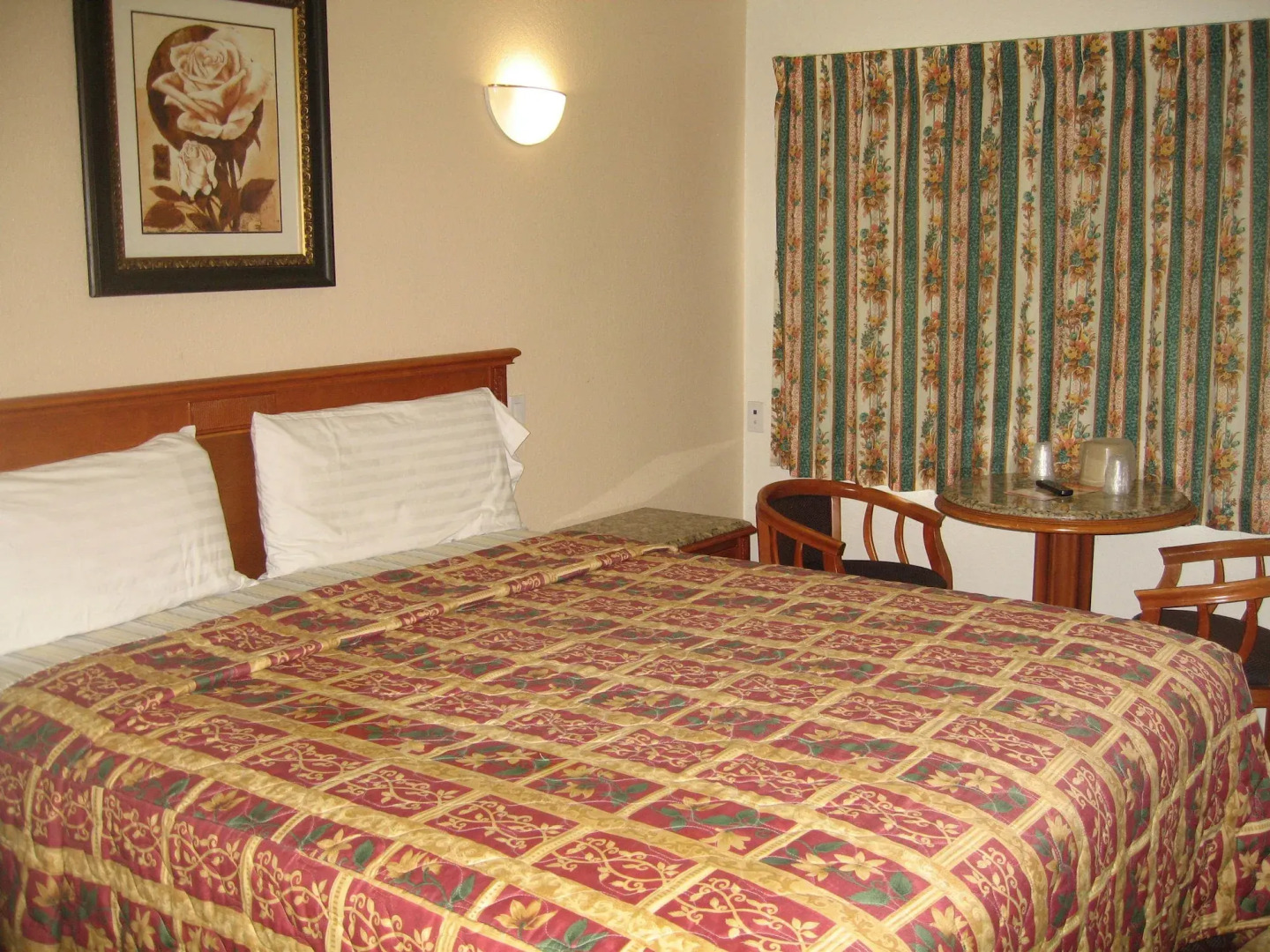 Walls Motel Long Beach