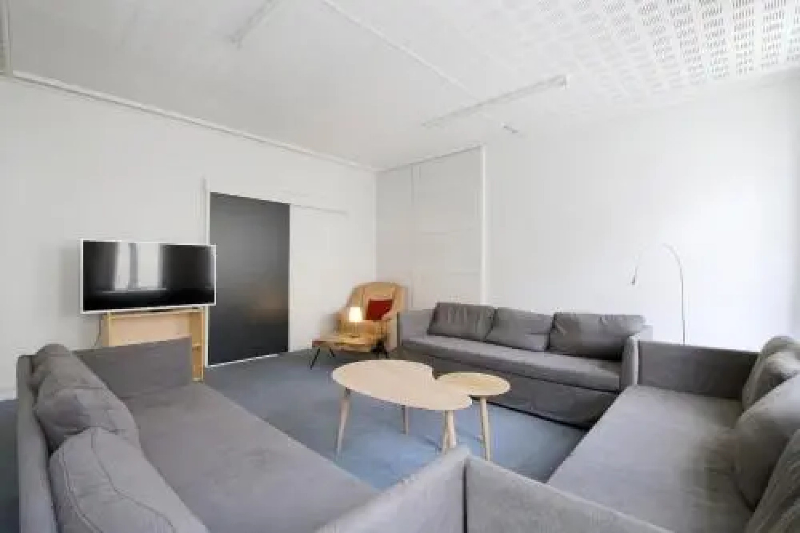 Kongensgade 32. 1 floor to the right