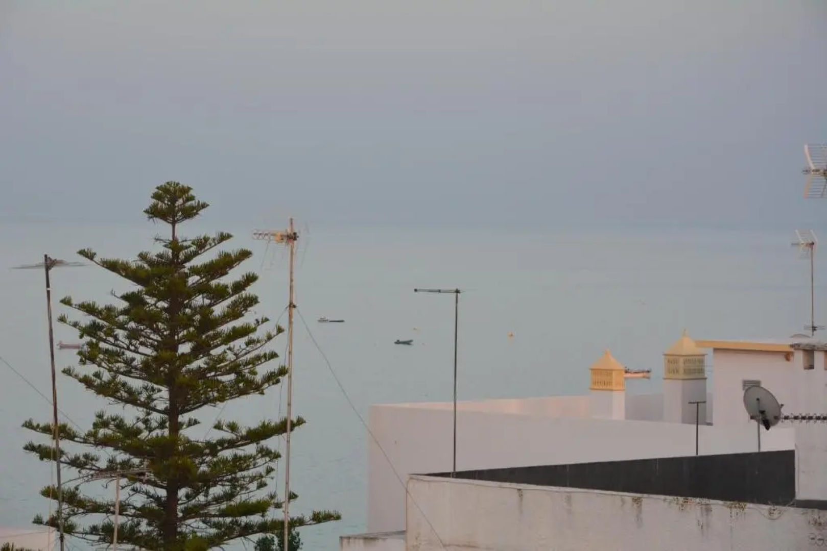 Apartamento Vista Mar a menos de 50m da praia.
