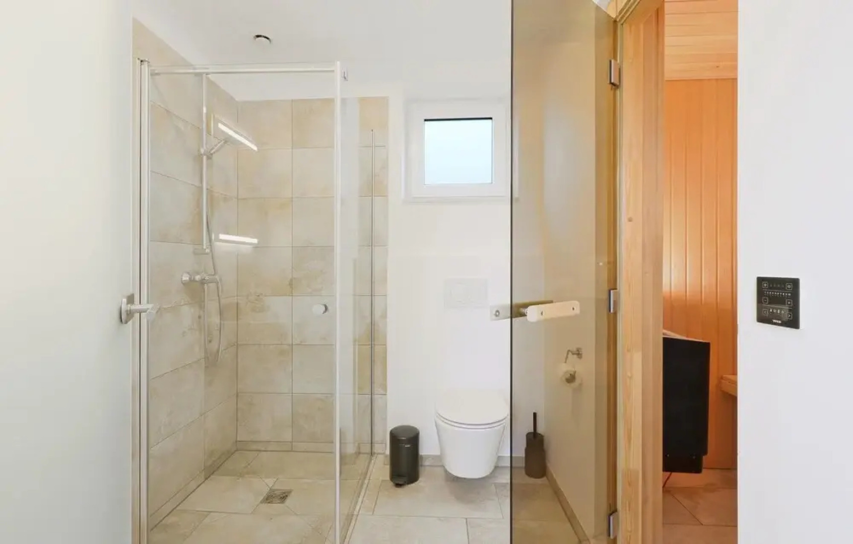 Amazing home in Lembruch/Dümmer See w/ Indoor swimming pool, WiFi and 5 Bedrooms