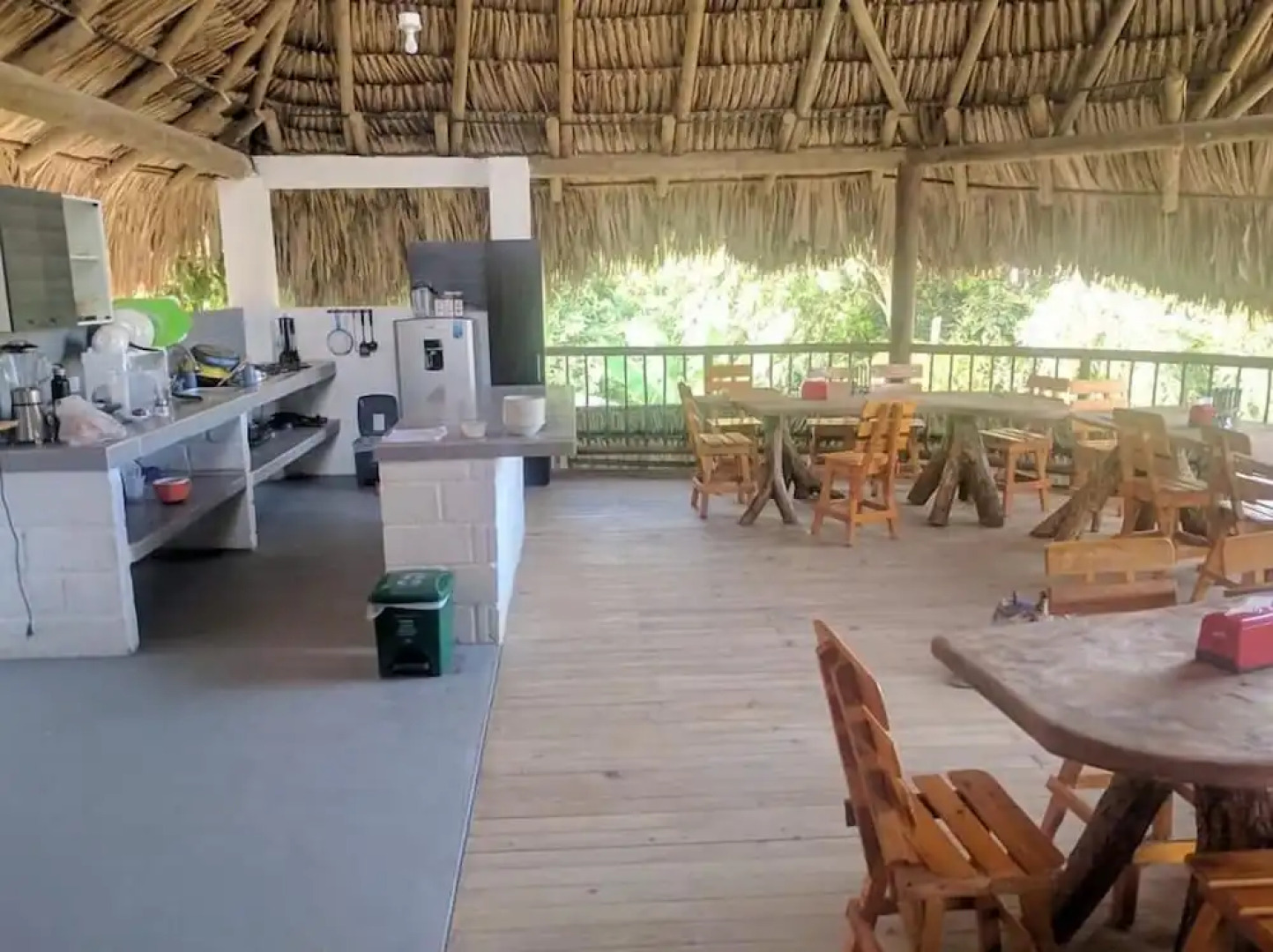 El Zoo Hostel & Pool