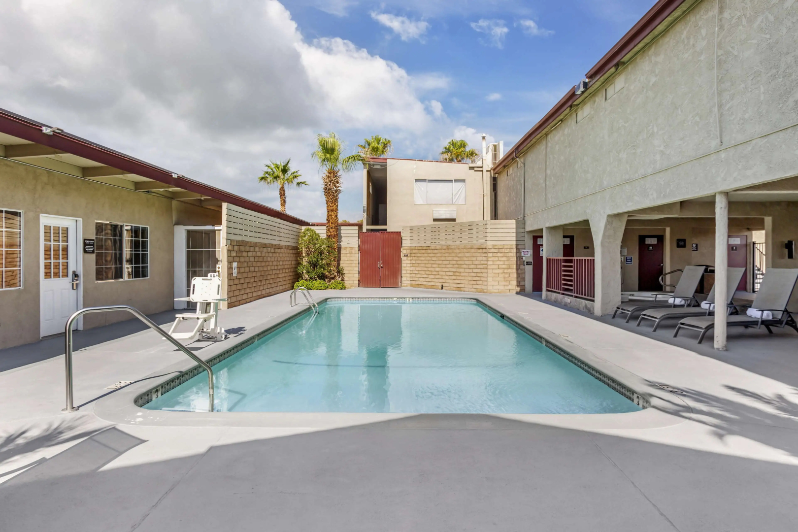 Best Western China Lake Inn