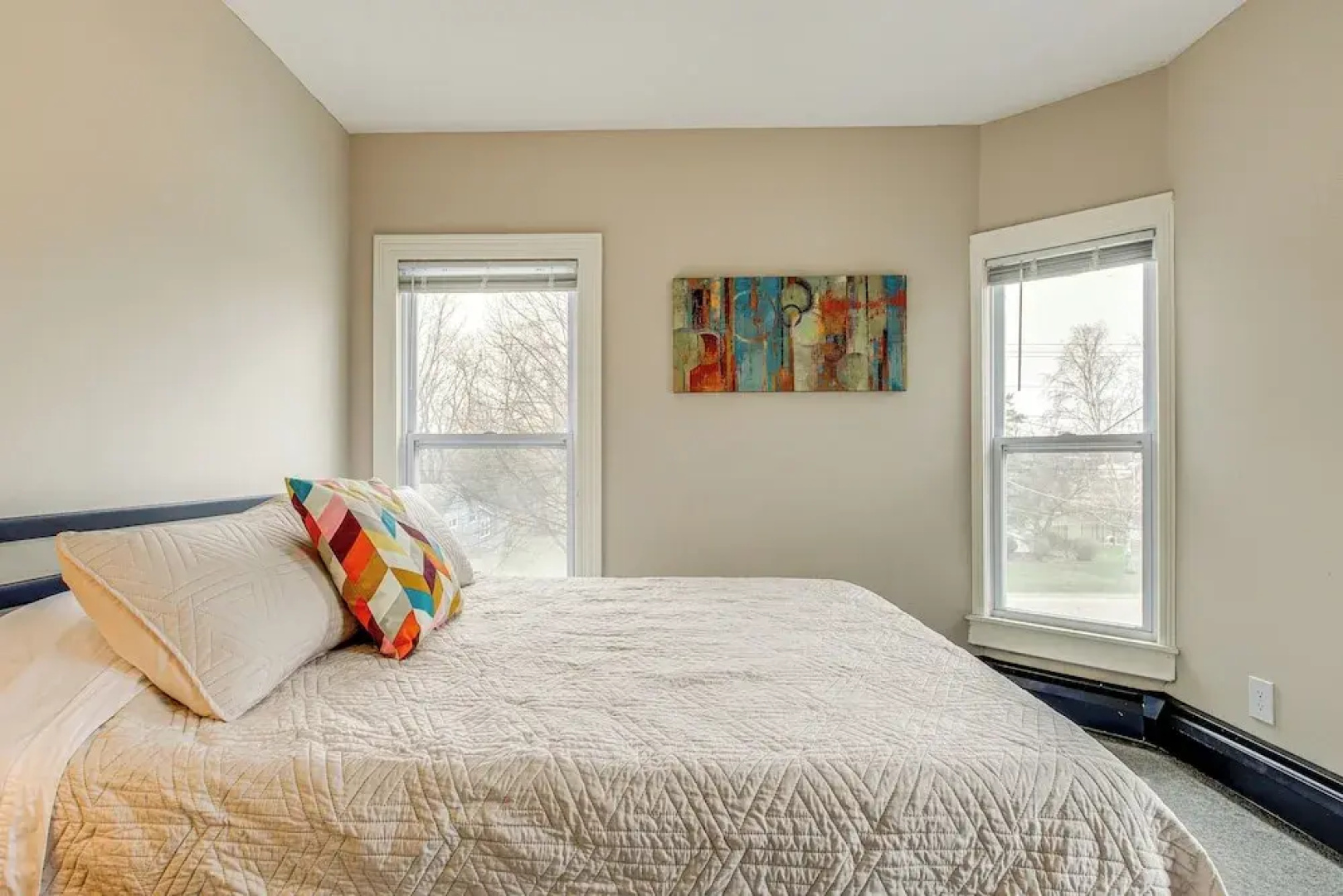 Walk to Dtwn Green Lake: Peaceful Getaway w/ Porch