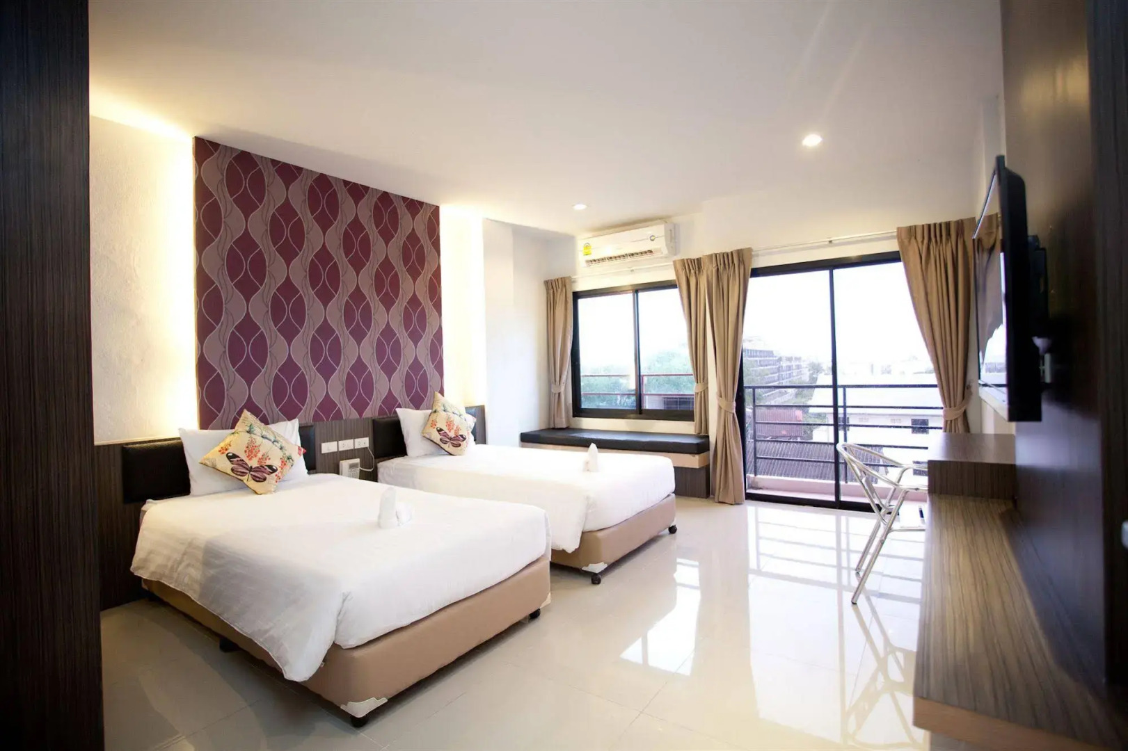 iCheck inn Chill Patong