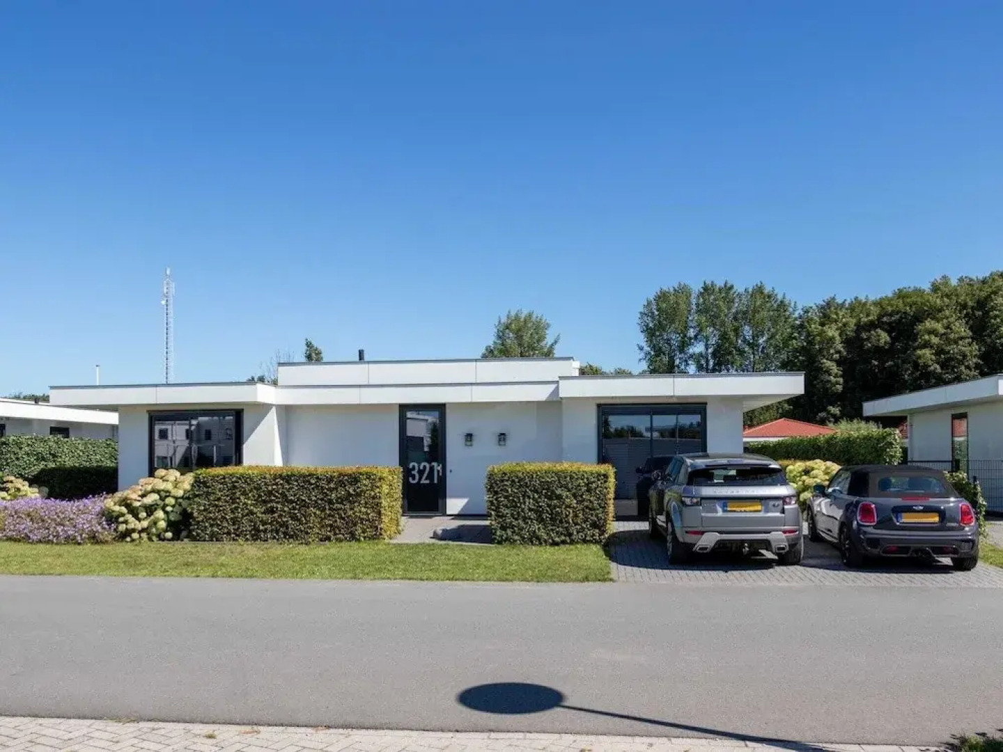 Luxury Villa With Private Jetty in Quiet Park