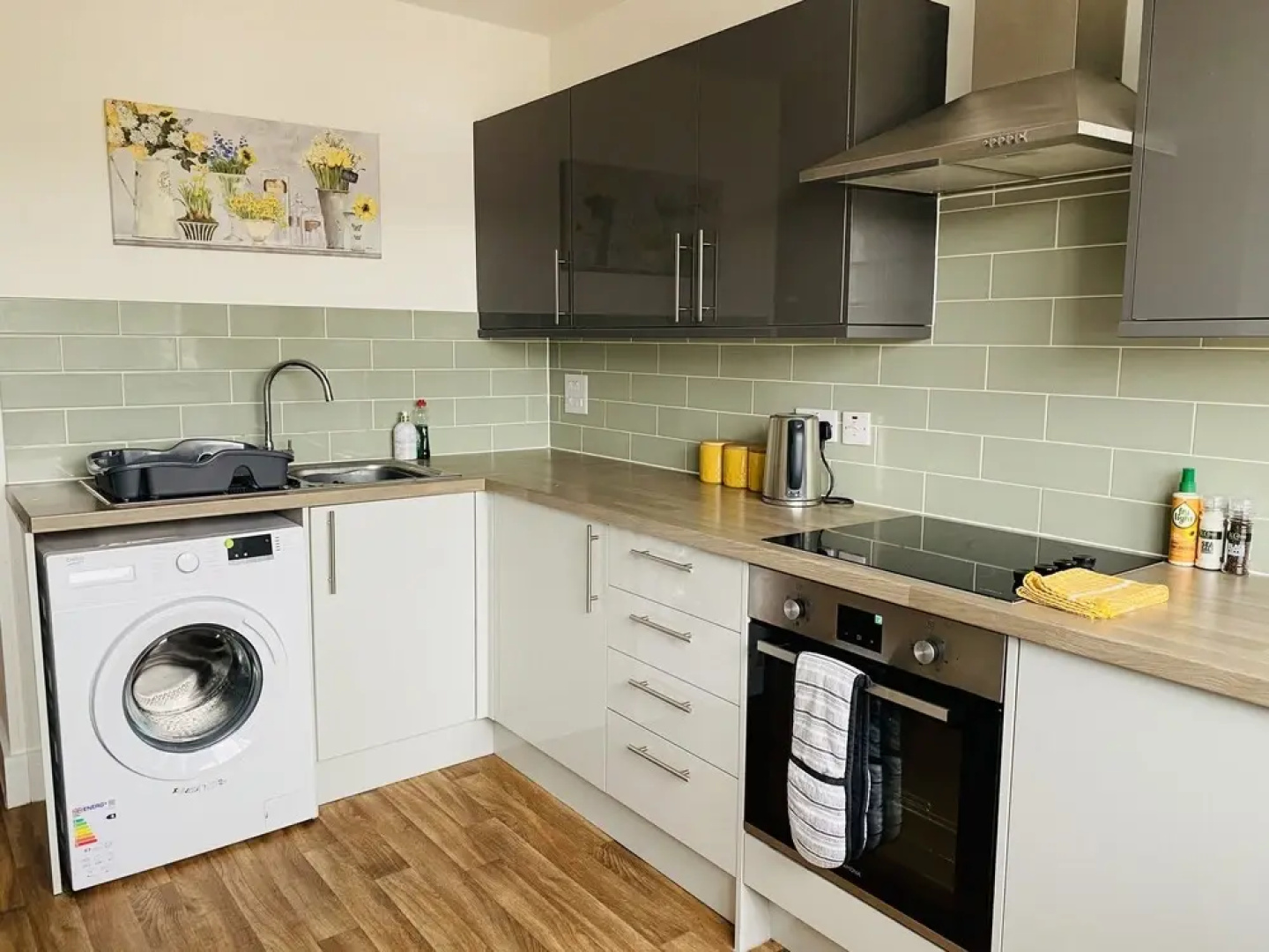 Church Road Apartment by Aldershot Short Stays