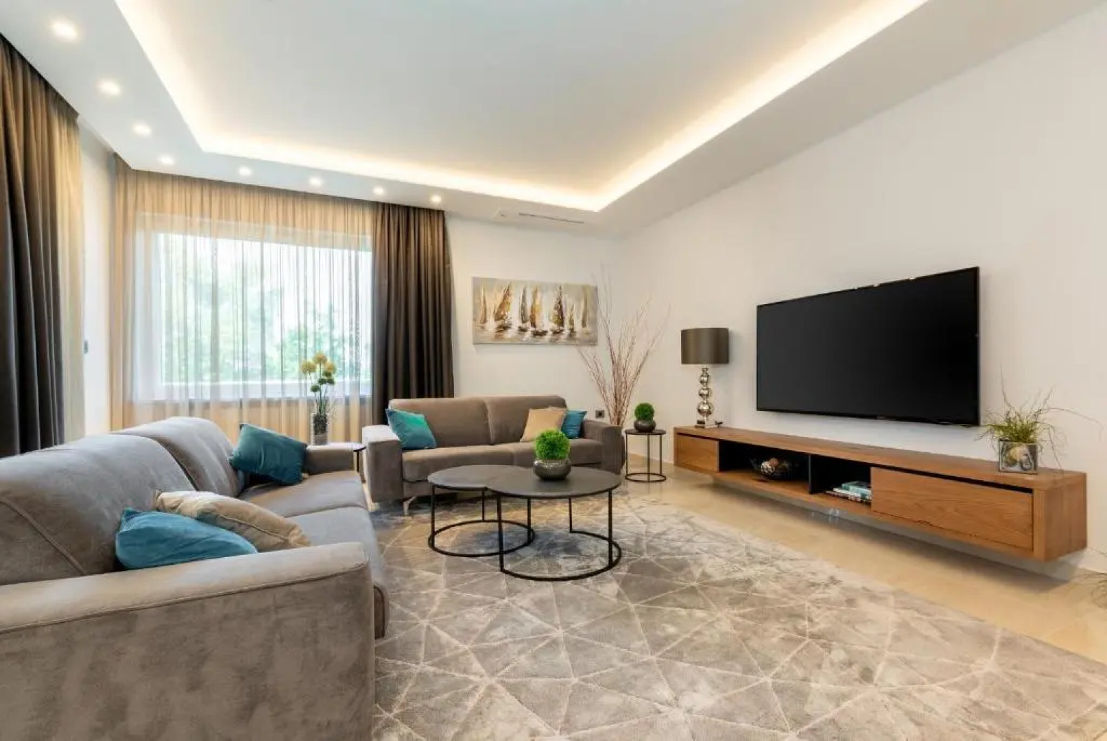 Luxurious Villa Laurea