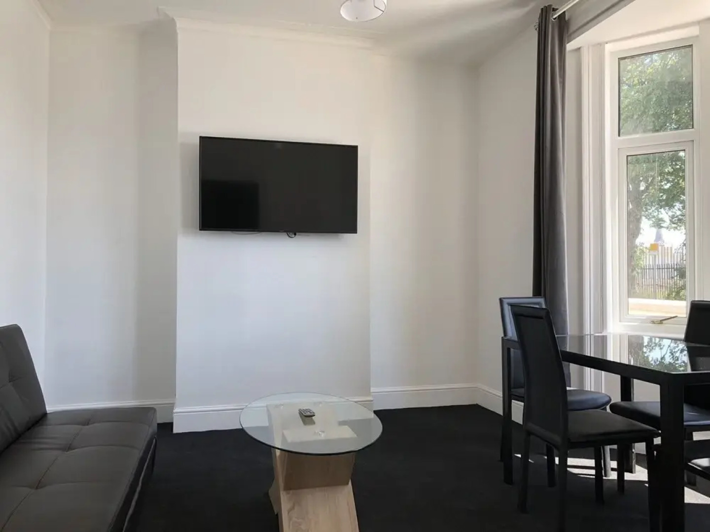 Glasgow Airport Holiday Home