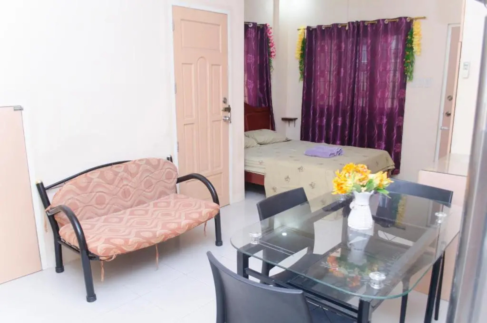 Julz Tropical Apartments