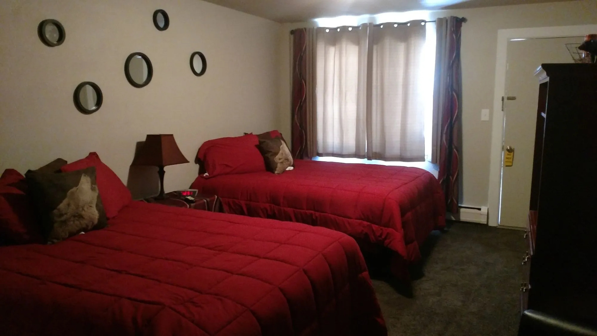 Roundtop Mountain Vista - Cabins and Motel